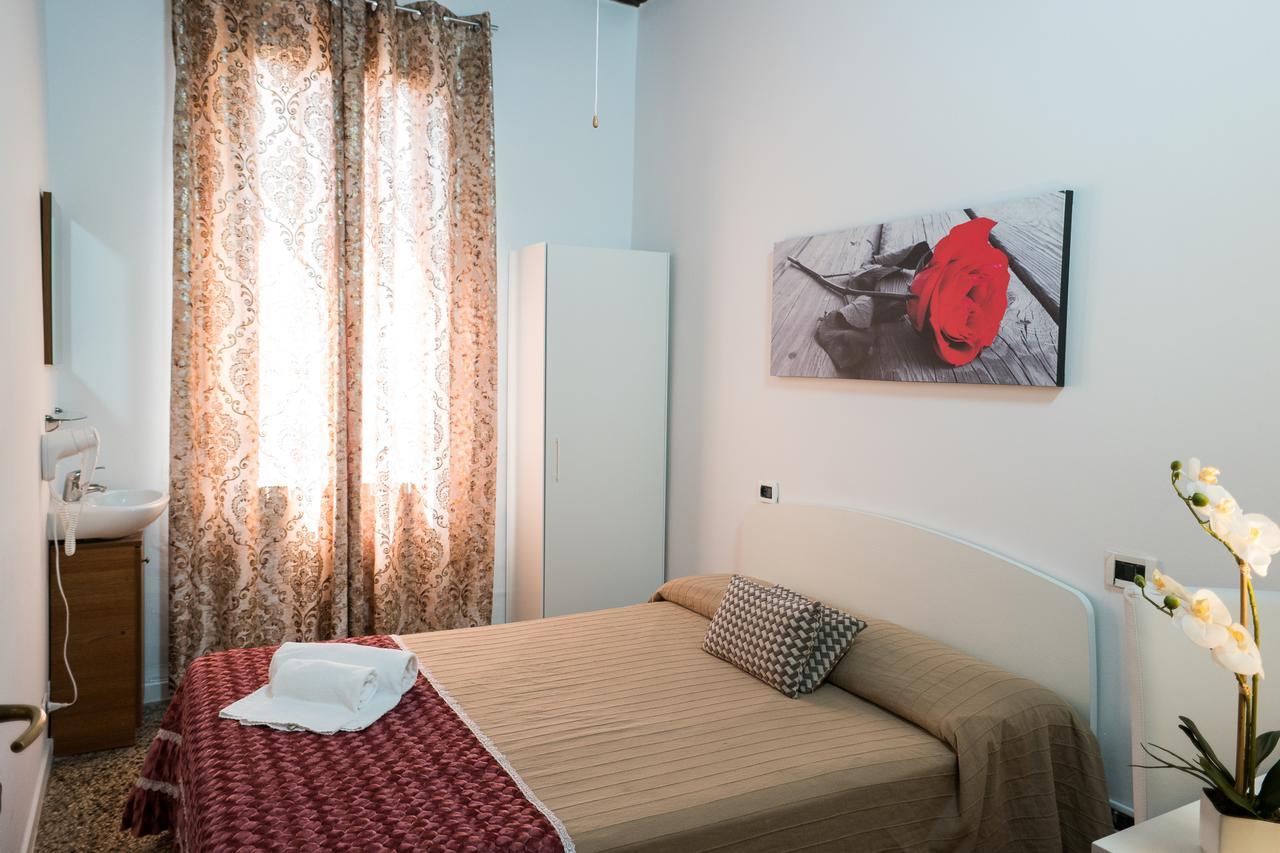 แบ็กแพกเกอร์ เฮาส์ เวนิส Hotel ภายนอก รูปภาพ